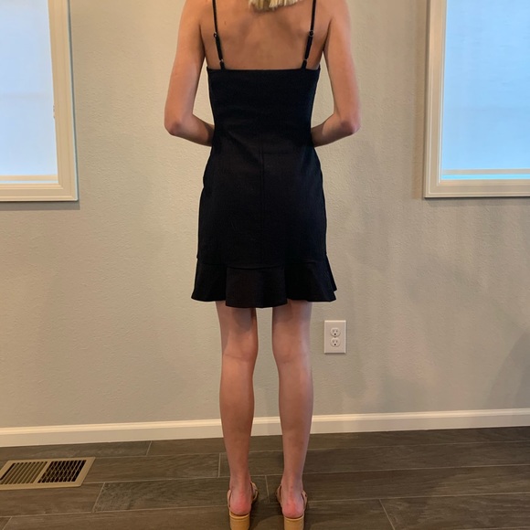 Cute little black dress! - Picture 6 of 6